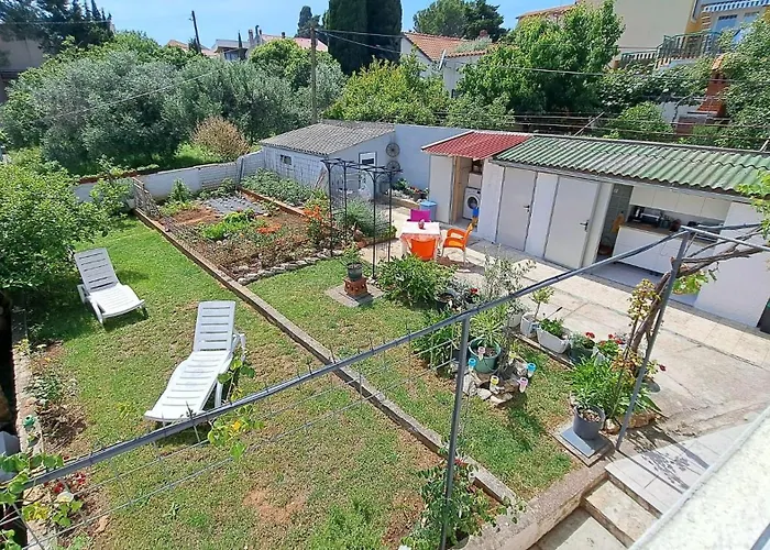 Pensjonat And With Parking Space Premantura, Medulin - 24363 3*