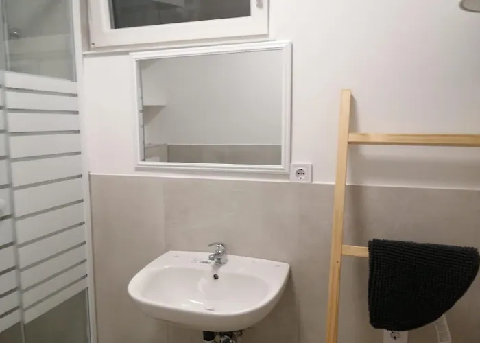 Pensjonat And With Parking Space Premantura, Medulin - 24363