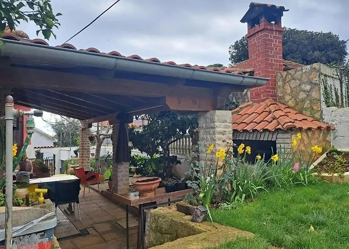 Pensjonat And With Parking Space Premantura, Medulin - 24363 3*