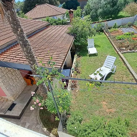 ゲストハウス And With Parking Space Premantura, Medulin - 24363