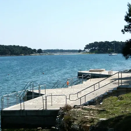 And With Parking Space Premantura, Medulin - 24363 ゲストハウス 3*